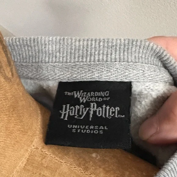 Wizarding World Gryffindor Gray Sweater L - Picture 6 of 8